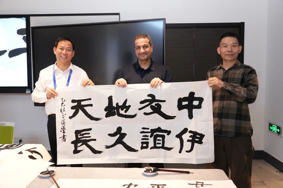 与两国最高审计机关不断加强业务交流和