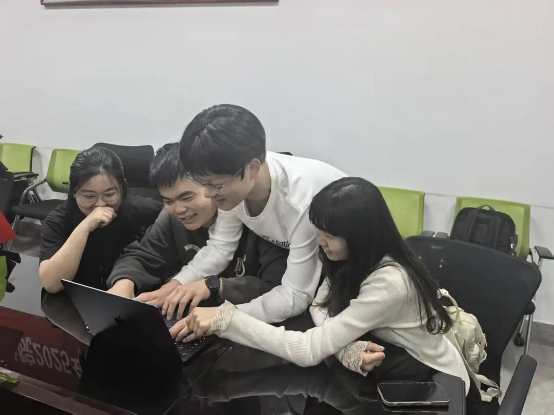 也是一个叫“比部”的巴塞罗那官方合作