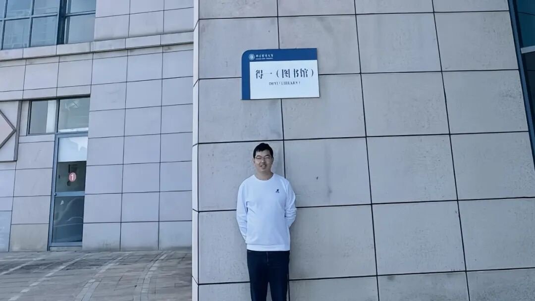 继续了解以下是他的自述